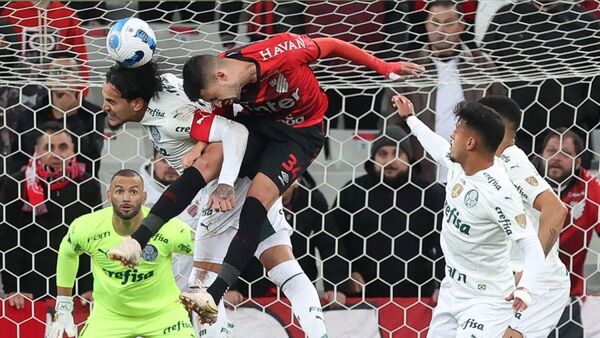 Athletico Paranaense corta la increíble racha de Palmeiras