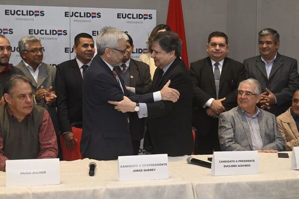 Euclides Acevedo lanzó candidatura presidencial en extemporánea alianza - Política - ABC Color