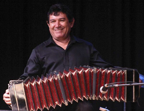 Rinden homenaje a Martín González - Música - ABC Color
