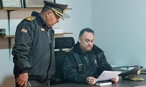 Deciden realizar su trabajo y evitar doble fila de camiones