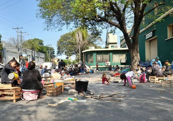 Grupos de indígenas llegan a Asunción para hacer reclamos al Indi - Nacionales - ABC Color