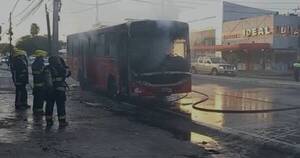 La Nación / Bus de la línea 27 se incendió sobre Eusebio Ayala