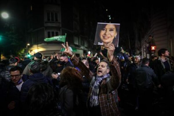 El oficialismo argentino convoca a un acto en apoyo a Cristina Fernández