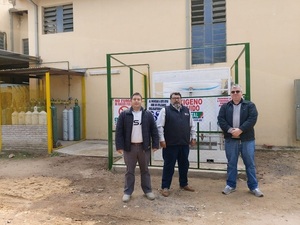 Salud Pública instala tanque para 2.000 litros de oxígeno en el Hospital de Alberdi - .::Agencia IP::.