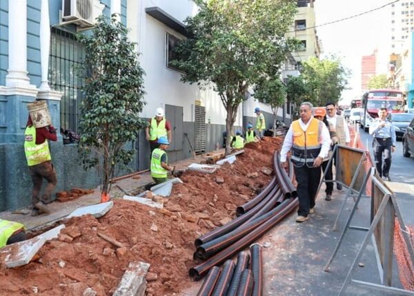 Diario HOY | Cierran media calzada de la calle Gral. Díaz por trabajos de la línea de 23.000 voltios