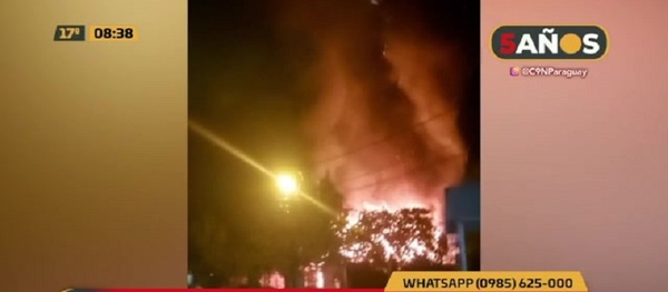 Ciudad del Este: Incendio consumió por completo vivienda - C9N