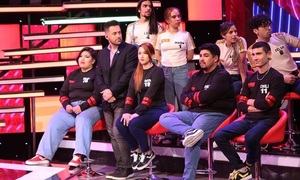 Tensión entre los cantantes de "Rojo" | Telefuturo