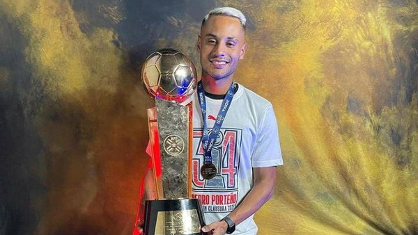 Crónica / ¡Tic tac, tic tac! Cerro ya le renovó su contrato a Mateus Gonçalves