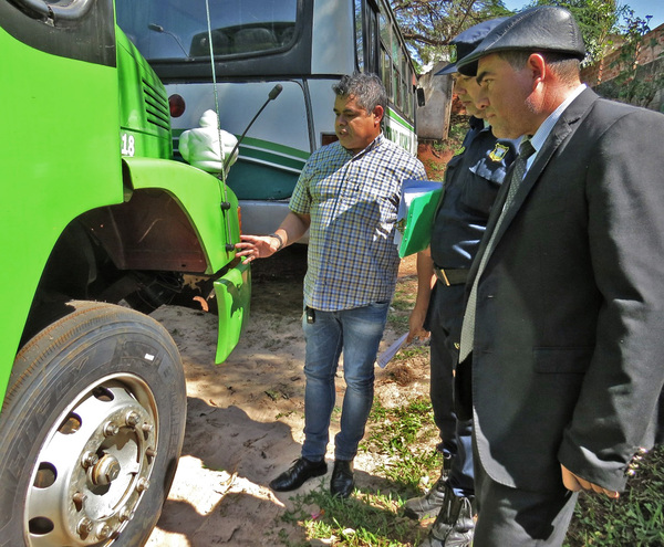 Realizan verificación técnica de buses en Presidente Franco - La Clave