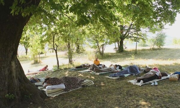 Hombre gana 350 euros en campeonato de estar acostado