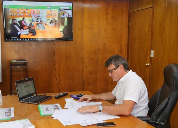 Transportistas exigen renuncia de Lichi por incumplir acuerdo y analizan movilizarse