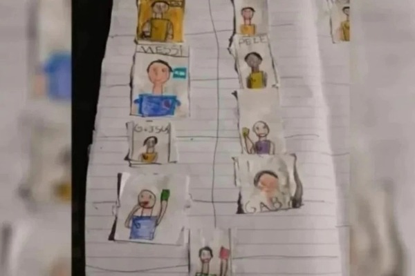 Niño creó su propio álbum de Mundial de Qatar 2022 porque sus papás no podían comprarle uno