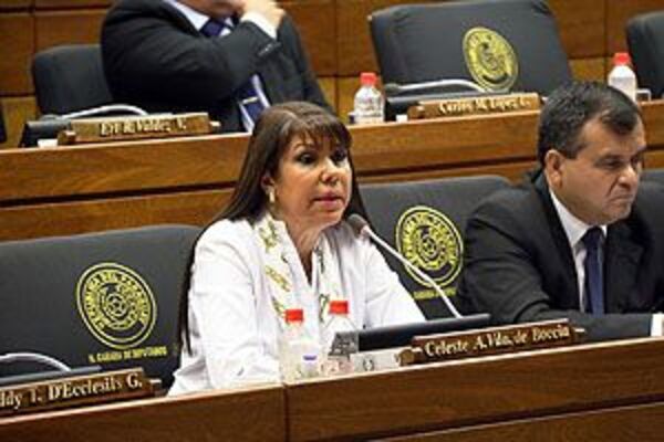 Celeste califica a Bachi de lavador y que debe perder investidura