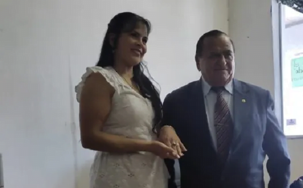 Boda de jubilado de 81 años y joven de 26: "Me casé por una noble causa" - Noticiero Paraguay