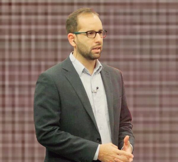 Toto González rechaza criticas y dice que no pedirá disculpas: “No puedo pedir perdón por trabajar”