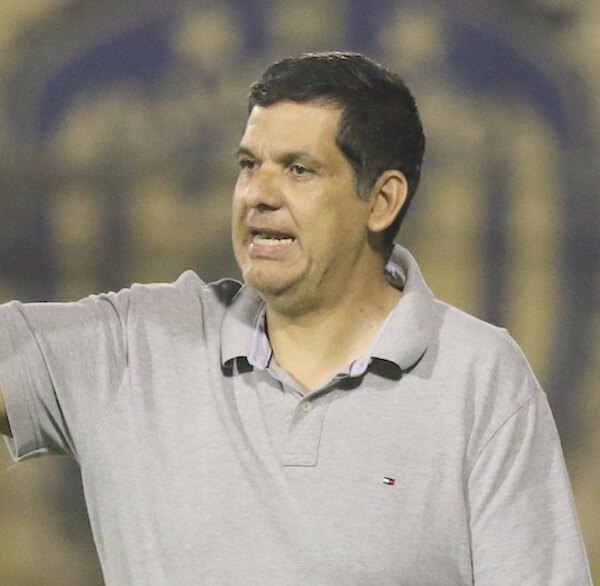 Crónica / Landaida solicita que Olimpia: "Me pague lo que me debe"