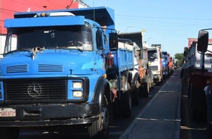 Camioneros de Tobatî exigen la renuncia de presidente de PETROPAR