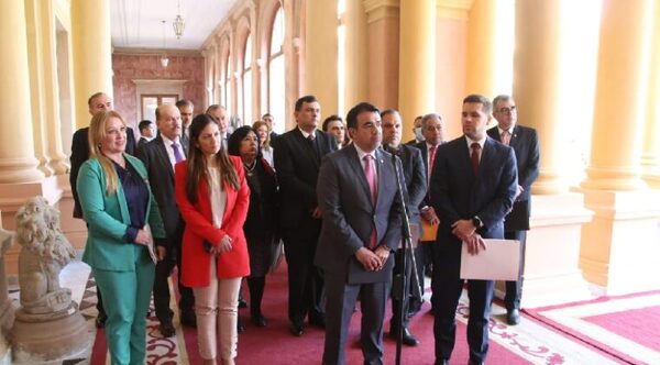 Herker señala que el Gobierno está emitiendo bonos para bicicletear deudas a punto de vencer