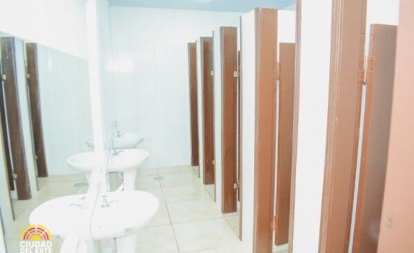 Inauguran baños en el Mercado de Abasto