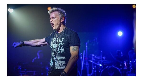 Billy Idol llega a Paraguay con música recién salida del estudio