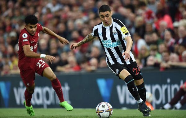 El Newcastle de Almirón cae ante el Liverpool en el último minuto - Fútbol Internacional - ABC Color