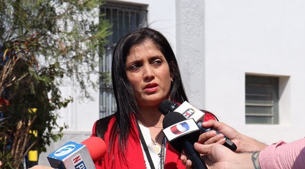 Autopsia reveló que beba falleció por neumonía y Fiscalía ordenó la deetención de su madre