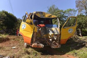 Accidente de bus escolar: cinco víctimas siguen internadas, una está en UTI - ABC en el Este - ABC Color