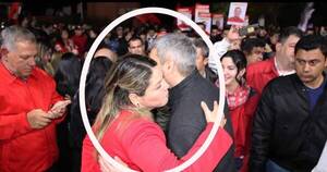 La Nación / Denuncian que viceministra descuida su labor por acompañar campañas políticas