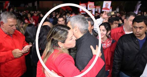La Nación / Denuncian que viceministra descuida su labor por acompañar campañas políticas
