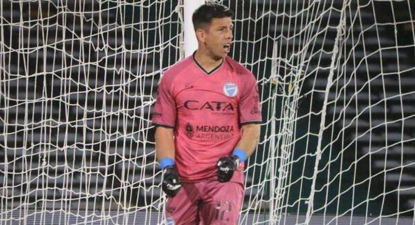 Crónica / Espinola, figura en Godoy Godoy, que avanzó en la Copa Argentina