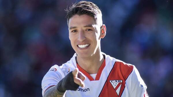 Crónica / Cabrera y Cristaldo, le ganaron el dueño a Quiñónez en el fútbol bolí
