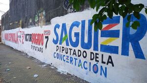 Colorados y la Concertación ya ensucian Asunción con propaganda ilegal - Política - ABC Color