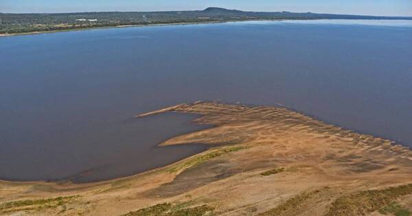 La Nación / Lago Ypacaraí muestra una notable recuperación tras dos años de la implementación de las geobolsas