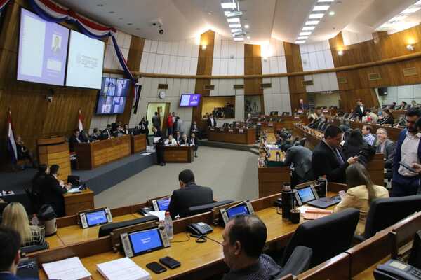 Comisión de Diputados analizará denuncias sobre Giuzzio - ADN Digital