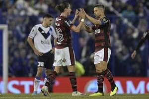 Diario HOY | Flamengo golea a Vélez en Argentina y se acerca a la final de la Libertadores