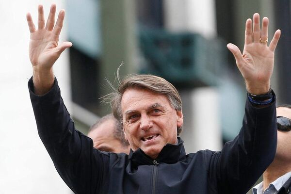 Piden investigación de familia Bolsonaro por compra sospechosa de inmuebles - Mundo - ABC Color