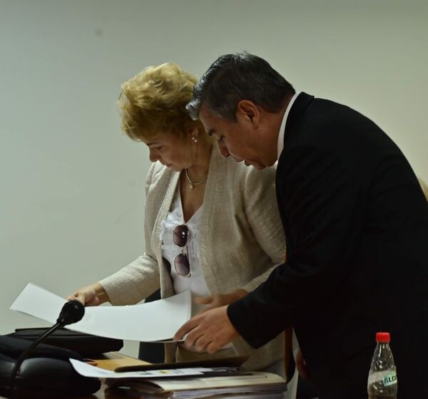 Hoy comienza un nuevo juicio para atentar contra la libertad de prensa - Nacionales - ABC Color
