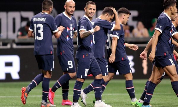 Paraguay celebra ante México