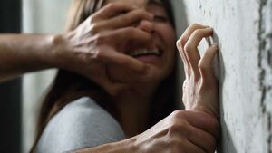 Abusó de su hermana menor y casi ahorcó a otro hermano que le pilló