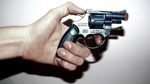 Diario HOY | Imputan a 'la muerte' tras asaltar a una mujer con una pistola de juguete
