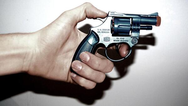 Diario HOY | Imputan a 'la muerte' tras asaltar a una mujer con una pistola de juguete