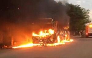 Otro bus de transporte público se incendia por segundo día consecutivo en pleno viaje en Limpio – Prensa 5