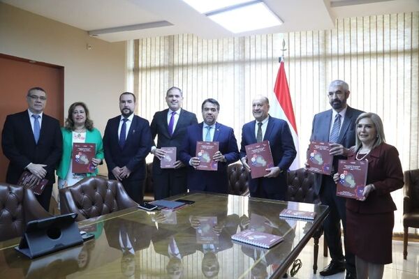 Ejecutivo presentó al Congreso el proyecto de PGN 2023 que asciende a G. 102,6 billones