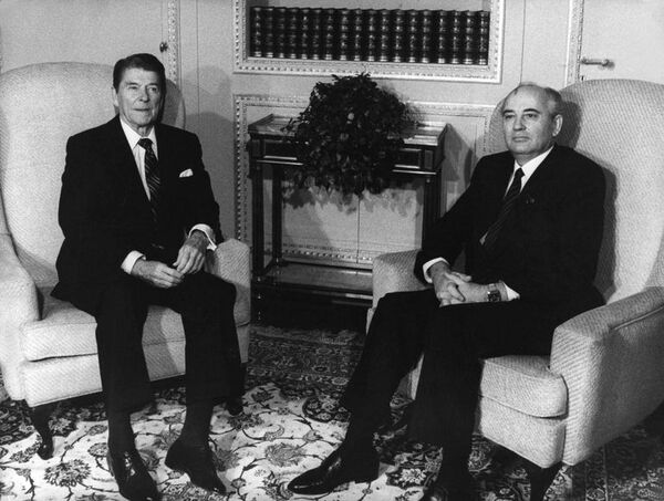 Para la historia: cómo fue la relación Gorbachov-Reagan - Mundo - ABC Color