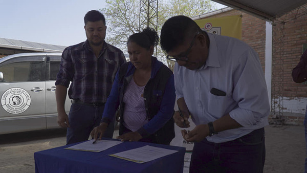 Promesa cumplida: entregan móvil a las mujeres de Canaán