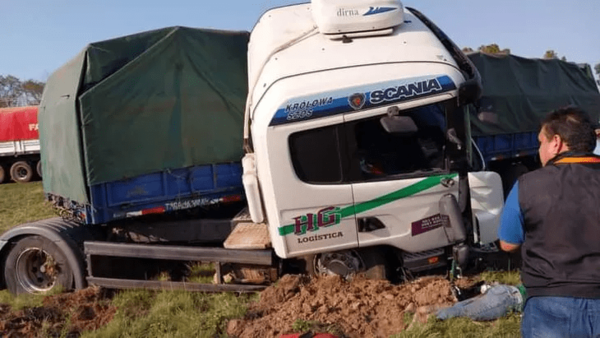 Fatal accidente: Camión habría colisionado contra un automóvil en Concepción | Noticias Paraguay