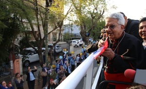 Emocionante recibimiento al primer cardenal paraguayo