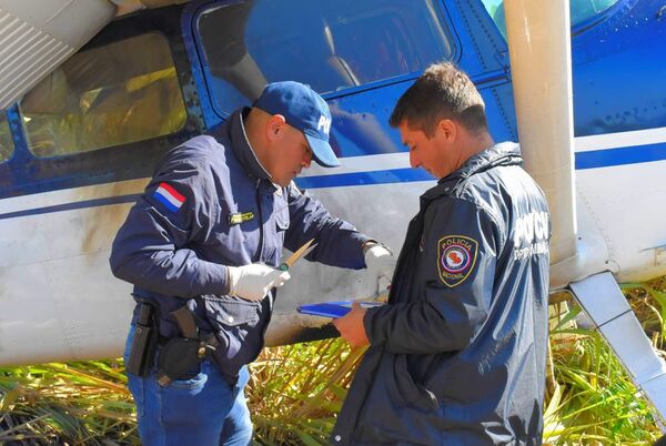 Pilotos pueden pasearse por todo Paraguay sin que nadie sepa, según general (SR) - Política - ABC Color
