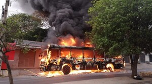 Buses incendiados eran nuevos y estaban habilitados | 1000 Noticias