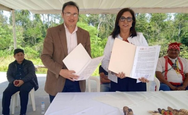 Firman convenio para promover la lengua guaraní